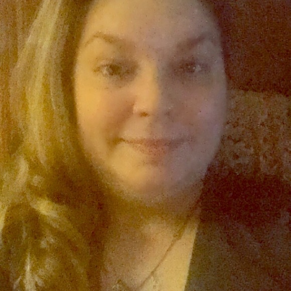 Meet your Posher, Sandra - Picture 1 of 2